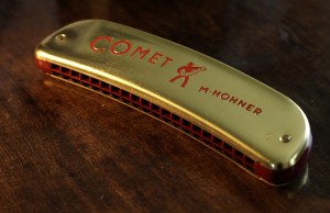 Oktaaviviritteinen harppu